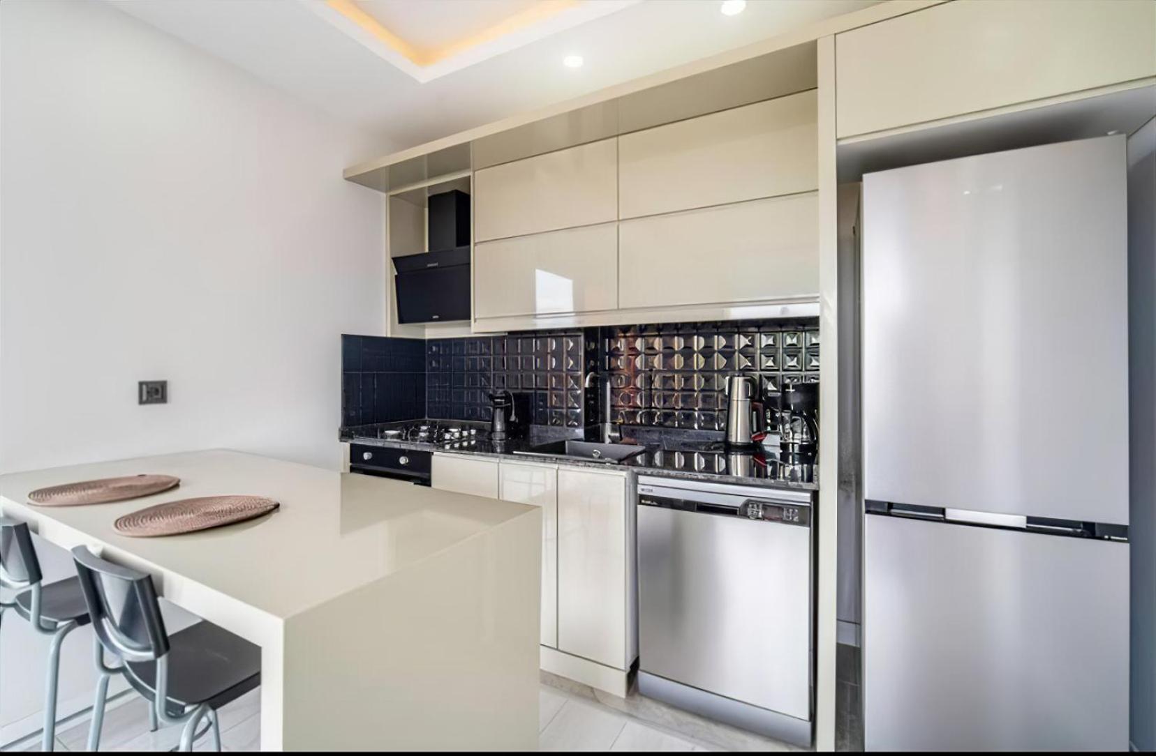 Havalimanina Yakin 1+1 Lux Suite Aksu  Exterior photo