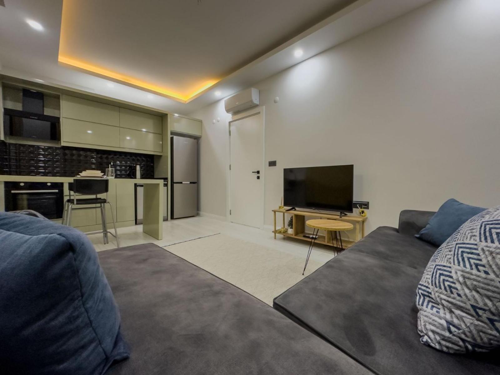 Havalimanina Yakin 1+1 Lux Suite Aksu  Exterior photo